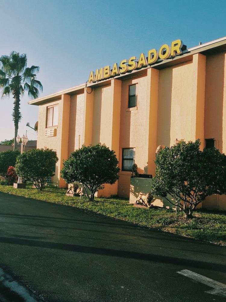 Ambassador Inn Kissimmee Exterior photo