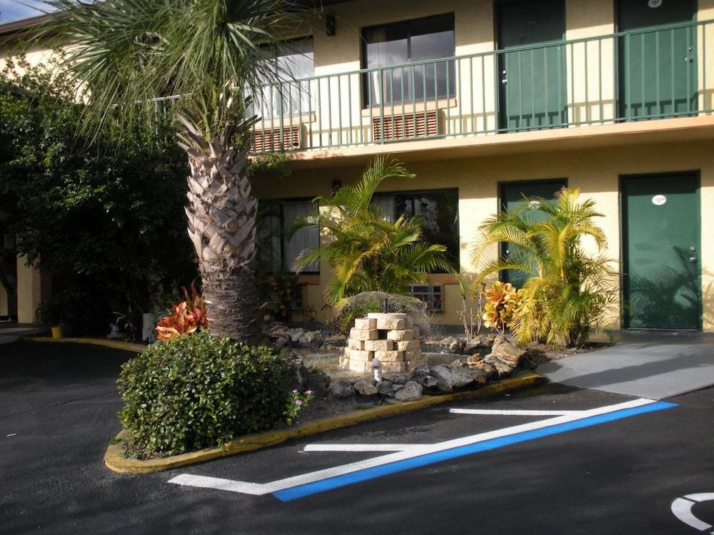 Ambassador Inn Kissimmee Exterior photo